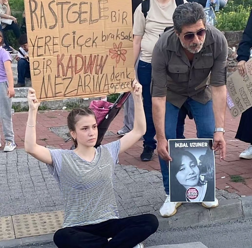 dysslockt's tweet photo. #ikbaluzuner #aysenurhalil
 Adaletini sağlamadığınız bu iki kız basta olmak üzere tüm adaleti yarım kalmıs kadınların acısı yureginizde korlansın https://t.co/L9VR9uRqfz