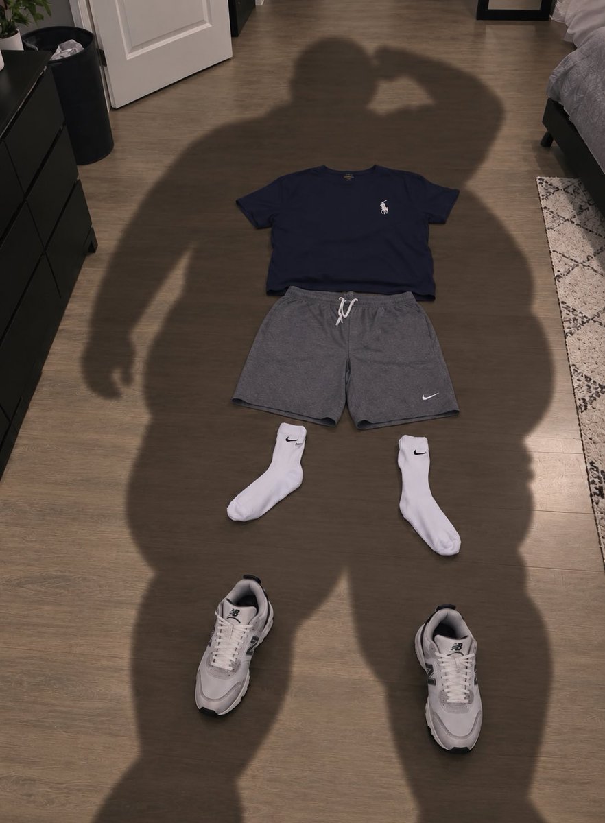xikxok's tweet photo. just copped a new fit https://t.co/0JiBt3dCcI