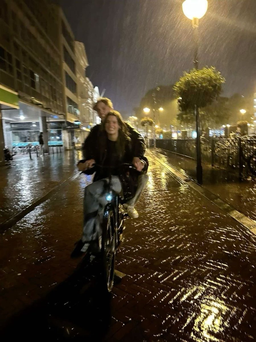 mzaehm_'s tweet photo. Under the rain : https://t.co/9HIfNPXqx3