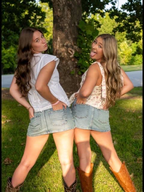 Gentwbc3's tweet photo. Denim skirts &amp; boots. https://t.co/coyA3AFCPf