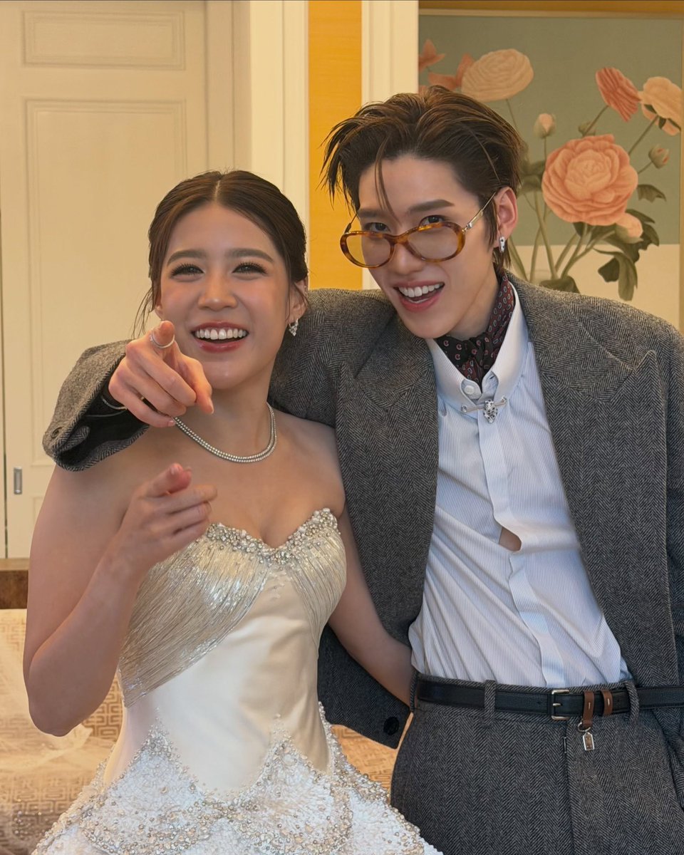 _muffinp's tweet photo. หน้าตาดีทั้งบ้านจิงๆคับ แล้วดูน้องพีพีใส่แว่นเหอะ ใครจะไม่อยากแต่งงานด้วย😭❤️

#PPKritt https://t.co/hIdqMEwboS