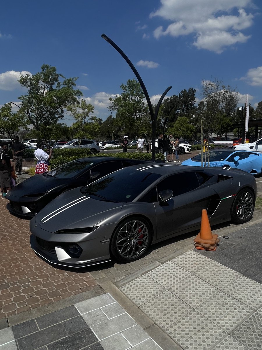 kganyabuthelezi's tweet photo. Modern Bulls hit https://t.co/qbg2RFS8rL
