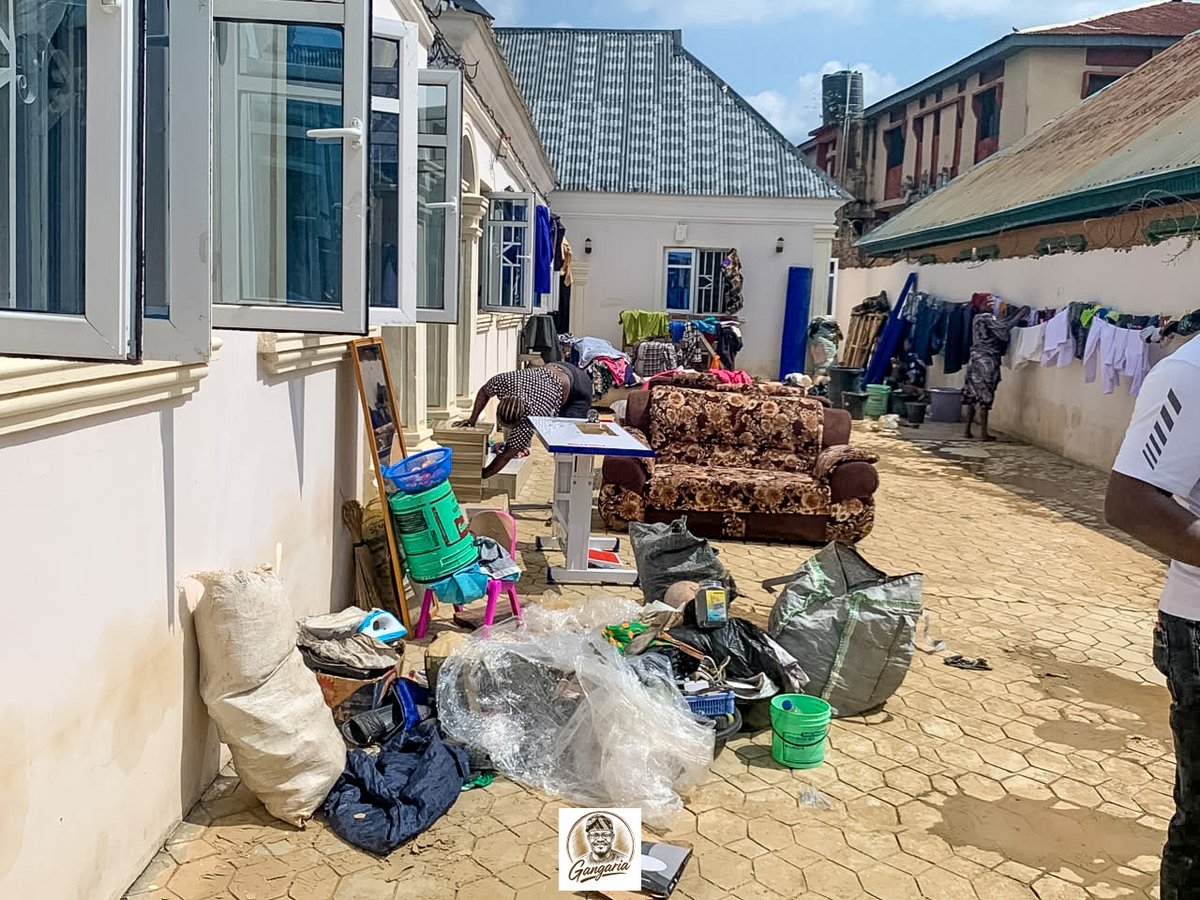 Hongangaria's tweet photo. Days after flooding displaced several families across parts of Osogbo and its environs, I visited some of the affected communities to see the situation firsthand and understand the extent of the damage. https://t.co/jXEoaMB3Lt