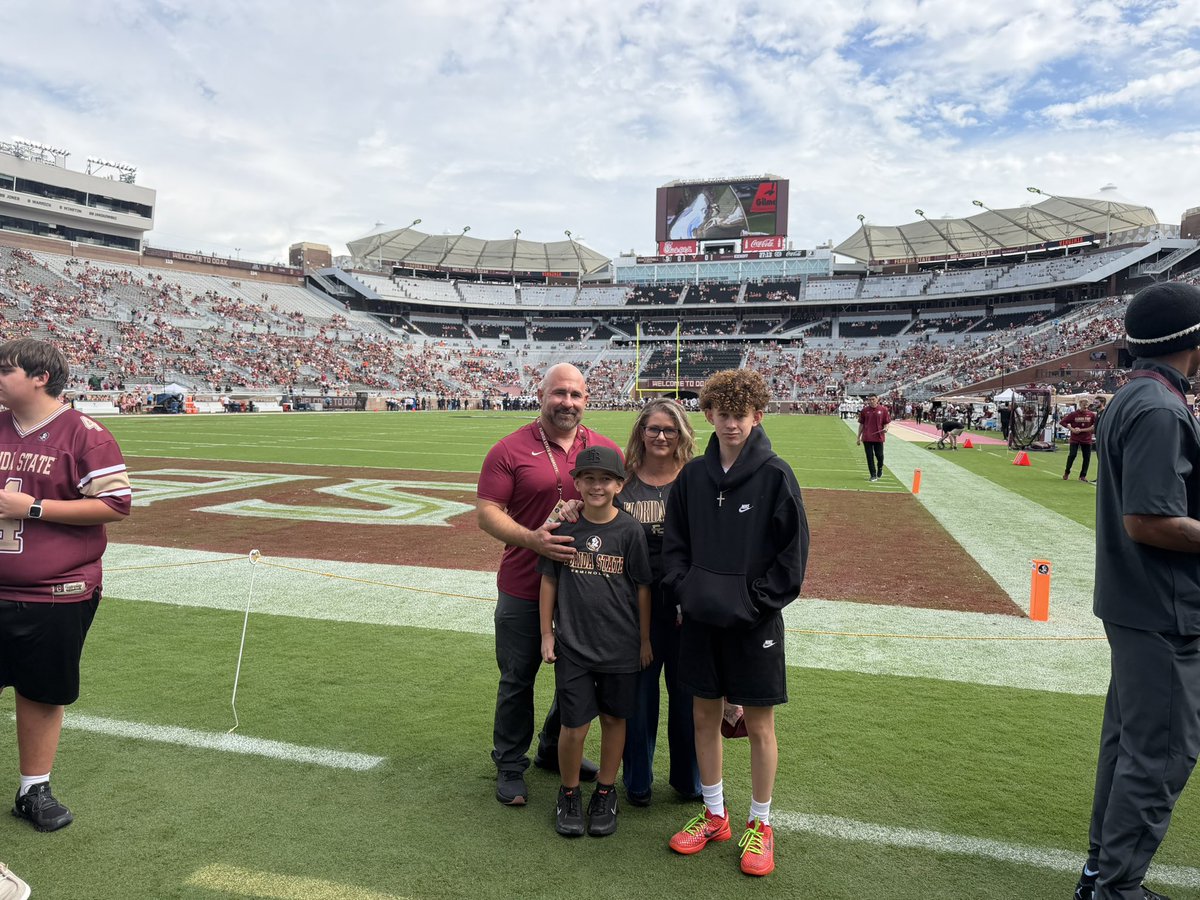 Collinslayla's tweet photo. Excited for the game!  
@JayCollinsFL @FSUFootball https://t.co/uPDNJjiefE