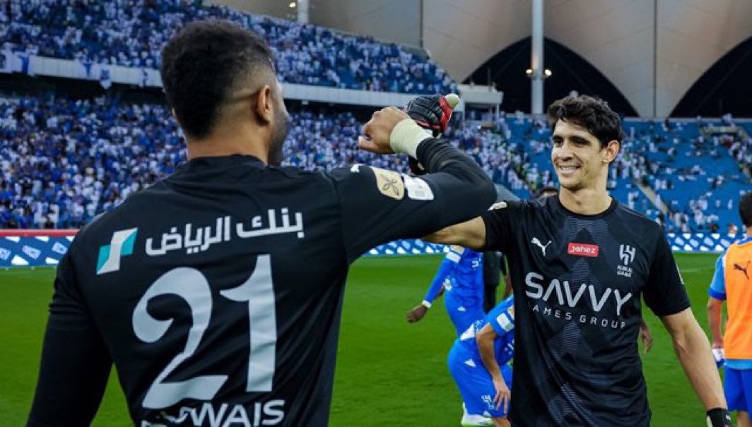 Buleweman's tweet photo. هـلالي تتمشى بالتايم ؟ 
وقف واحمد الله انك تمتلك هالحـراس بفريقك 💙 https://t.co/Yytlr3YLjE