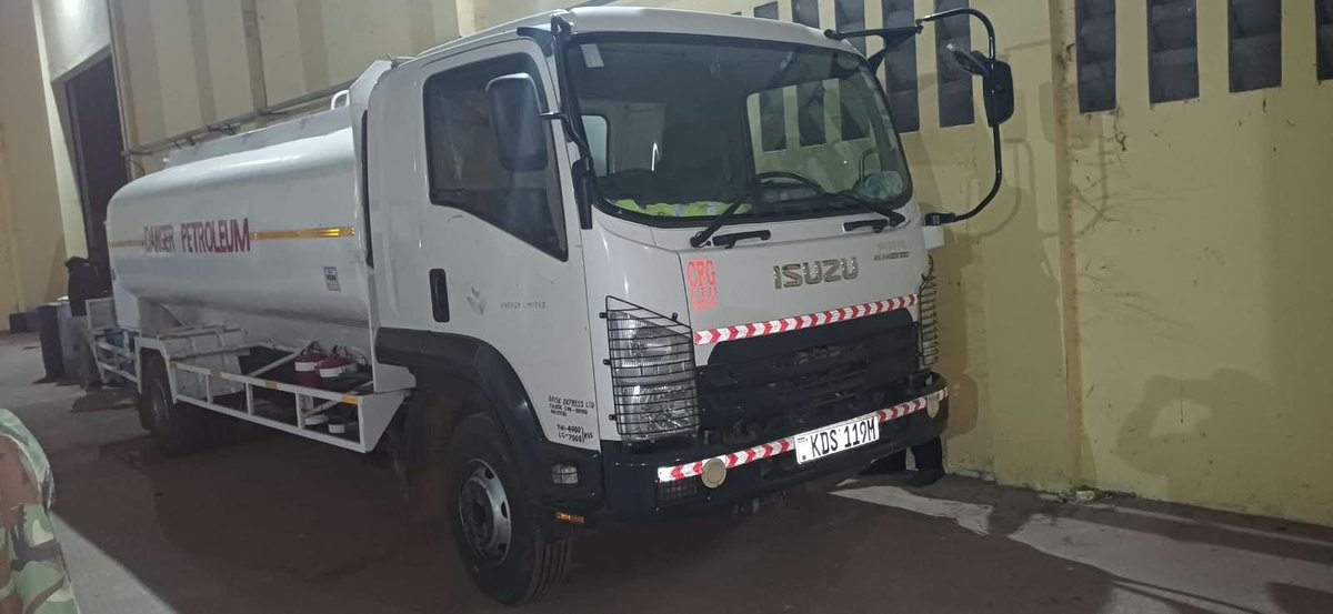 OleItumbi's tweet photo. Police in Kiambu have intercepted a petroleum tanker allegedly concealing 10,000 litres of ethanol. Three people arrested.

Kirinyaga's 24-hour roadblocks are disrupting the movement of illicit and counterfeit alcohol. Kiambu is tightening the net too.

County by county. Route by route. Den by den.

To the merchants of POISON, your circle is getting smaller.

Keep sharing information.

Asante DP @_KithureKindiki for supporting this fight.

WE WILL NOT RELENT.