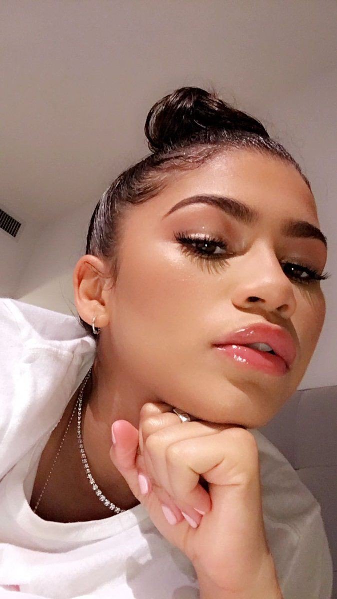 Zendaya5oj's tweet photo. I love you all my lovely fans😚 https://t.co/2qKNUjd5AD