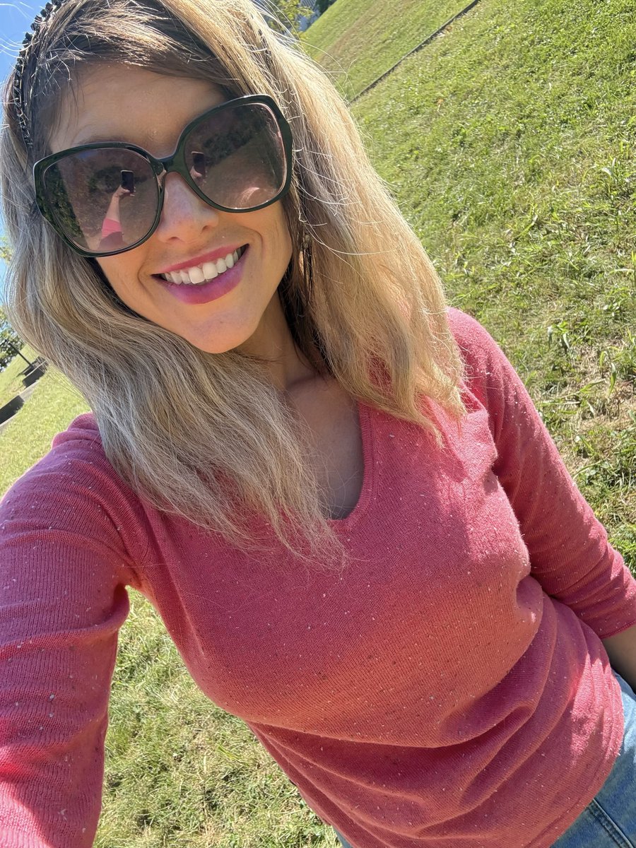 USA90sGal07's tweet photo. ☀️😎 https://t.co/QezZqi2VlL