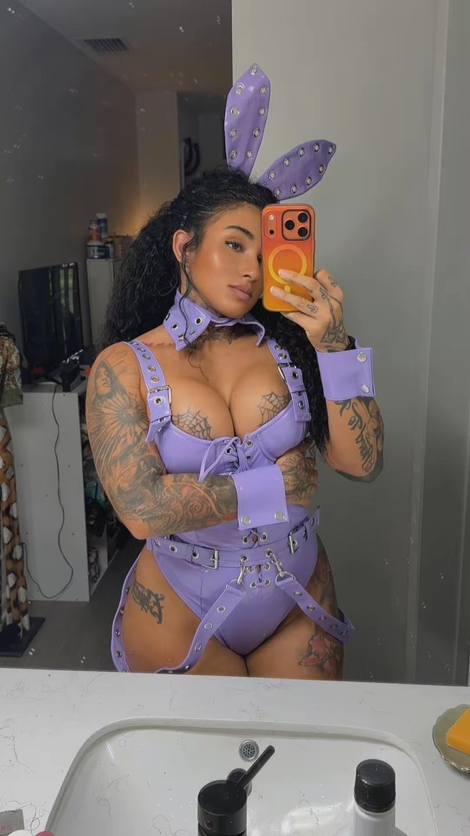 baddbuffbambii's tweet photo. Purple makes things better https://t.co/S47bKfKBDI