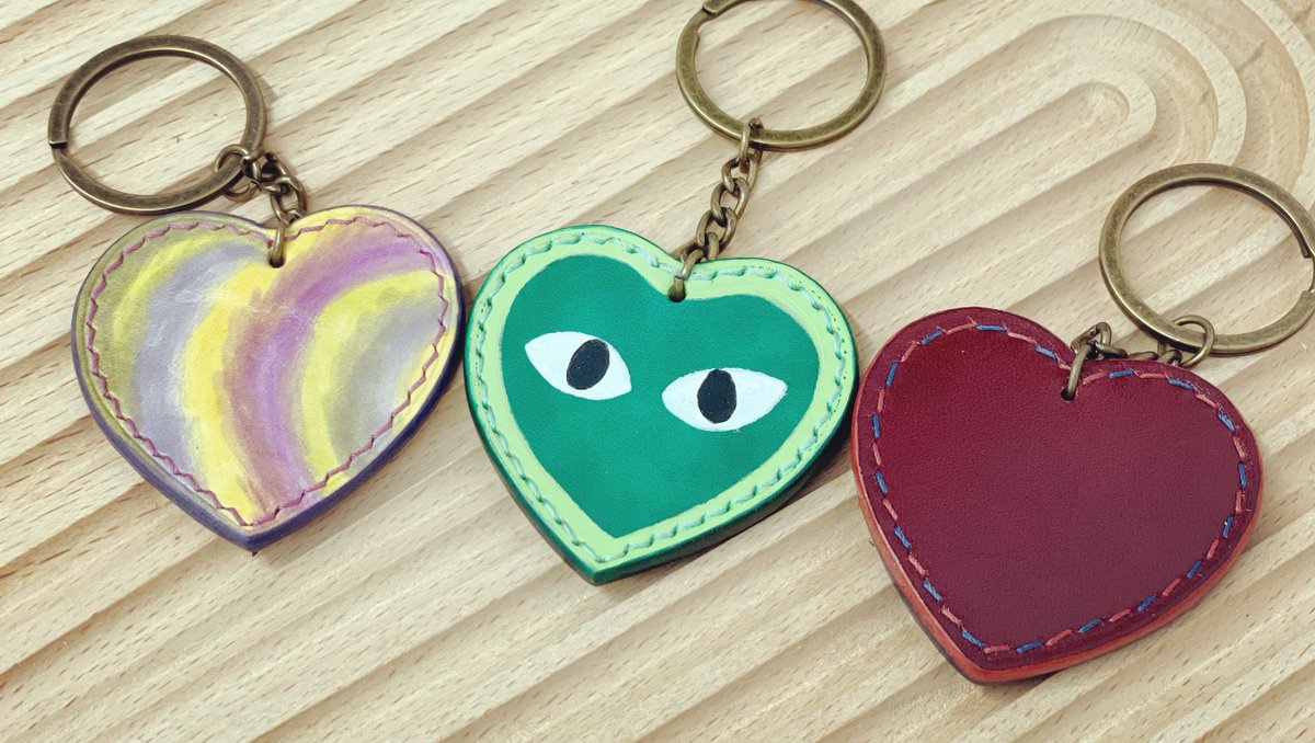 JudiCompos's tweet photo. Just finished a cute DIY fabric scrap keychain for my backpack! Saved old jersey pieces + basic craft supplies, took 20 mins total. Upcycling = tiny win https://t.co/NUkNZwEoh4