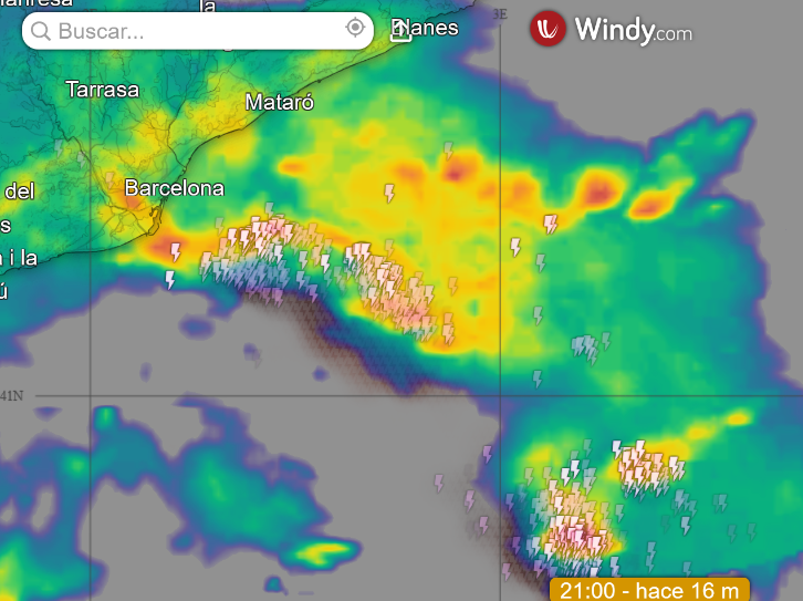 AlesandroSherry's tweet photo. 21:00h #Barcelona #Cataluña/#Catalunya
Red de #Radares #Meteo UE (#Francia/#España)
+
#Rayos (desde #Satélites #Meteo) https://t.co/xVfHhh5c4I