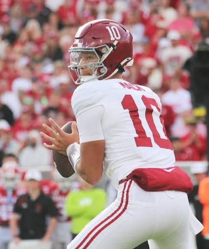 CoverCrimson's tweet photo. Austin Mack appreciation post.
Team guy. #RollTide 🐘 https://t.co/zYG08C4A1w