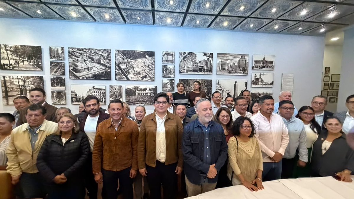 Paulogarciag's tweet photo. Seguimos construyendo la Unidad popular en la Unidad del movimiento.

Tuvimos un productivo y fraterno Diálogo Sindical en mancuerna con mis queridos diputados @aramirezcuellar y @juanrubiog y nuestra secretaria @Ines_GONI.

Tenemos amplias coincidencias y compartimos que no vamos a permitir que nuestra Ciudad retroceda en derechos. Seguimos !