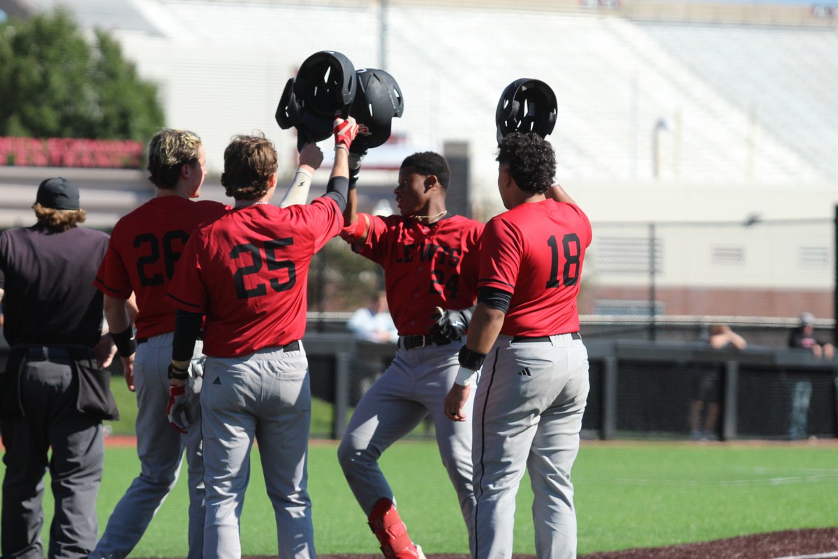 LewisBaseball's tweet photo. #24 Jalen House with a GRAND SLAM in the top of the 5th to not only put the Flyers on the board, but put them ahead by 1!!

#FlyAsOne https://t.co/hcpHJ4uTgS