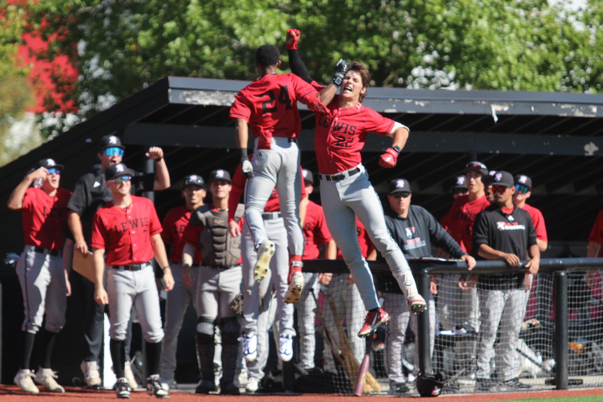 LewisBaseball's tweet photo. #24 Jalen House with a GRAND SLAM in the top of the 5th to not only put the Flyers on the board, but put them ahead by 1!!

#FlyAsOne https://t.co/hcpHJ4uTgS