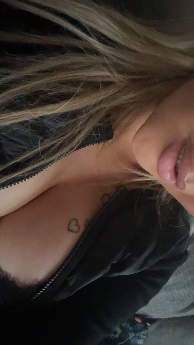 vanessasisss's tweet photo. Jag låtsas vara blyg tills någon säger åt mig att öppna munnen😘 https://t.co/p005Bq429R