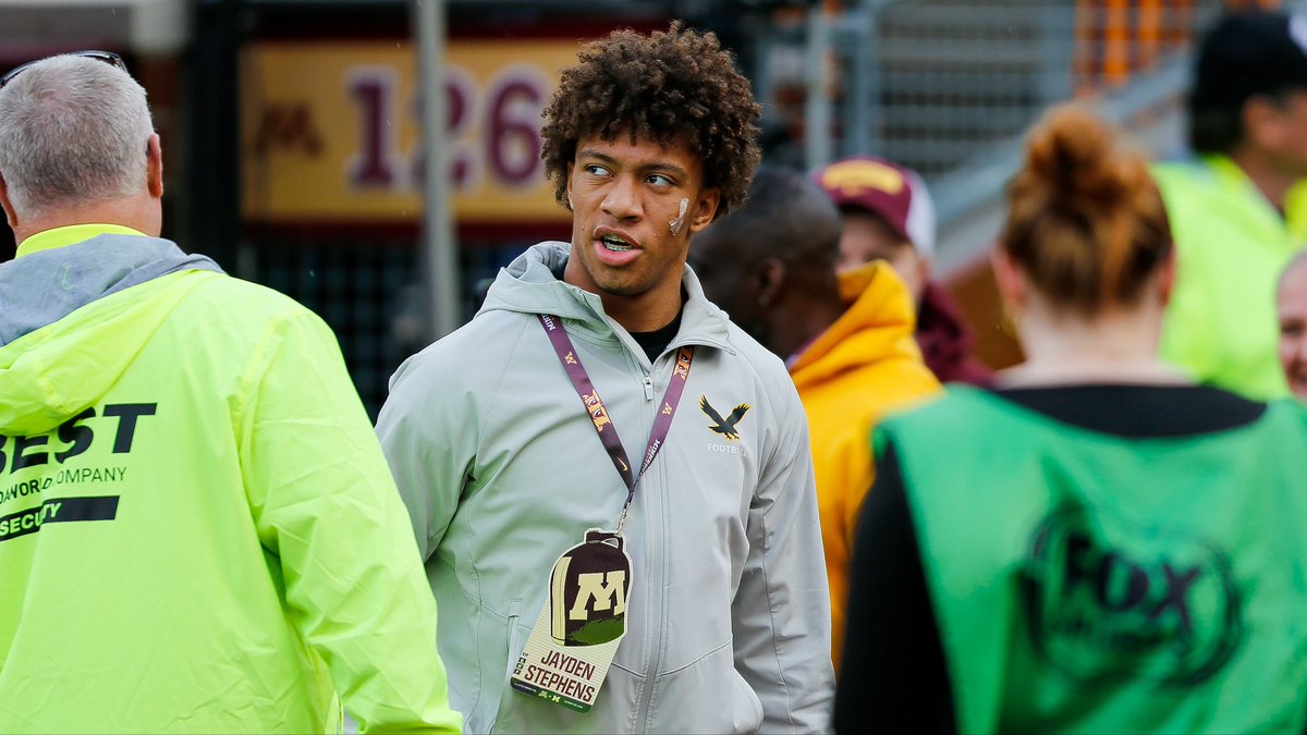 DanOwenMN's tweet photo. Photo Gallery: The #Gophers had a large contingent of recruits on hand to see Minnesota defeat Michigan and win the Little Brown Jug, from 2027 commits to priority targets for 2028 and beyond.

https://t.co/r6p4sXaIEd https://t.co/TQzB5ApL9f
