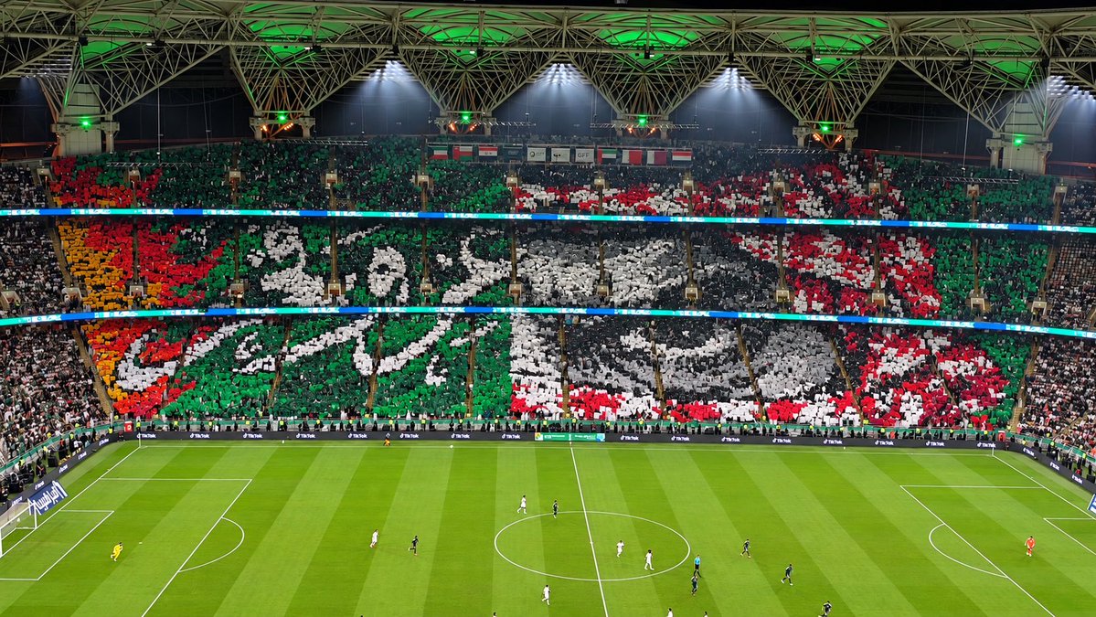 M52_DH's tweet photo. الف الف مبرووك يا اغلى بلد 💚💚

#السعودية_قطر https://t.co/QRbiG7oBqH