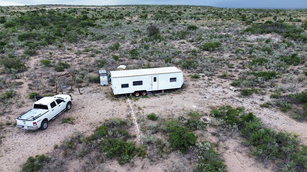 bowcore79's tweet photo. 47.51-acre Comstock hunting retreat: trails, blinds, feeders, shared well &amp; a 2005 FEMA trailer. $85,000.
https://t.co/qJIzLIkt0p https://t.co/Wu19ag7HnZ