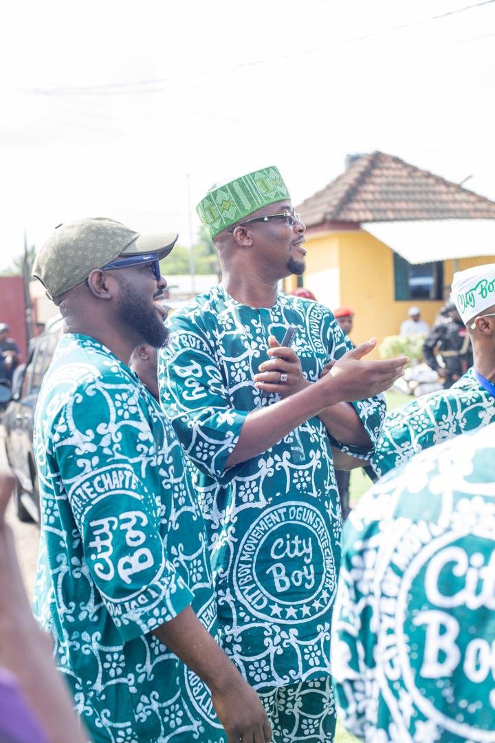 cityboymovt_og's tweet photo. When great leaders come together, the energy is unmatched. 

Our Patron, @KamorYusuf, and Director, @Sulaimo22757230 , The unstoppable force powering the CITYBOY Movement Ogun State forward. https://t.co/fGKyTjUtHN