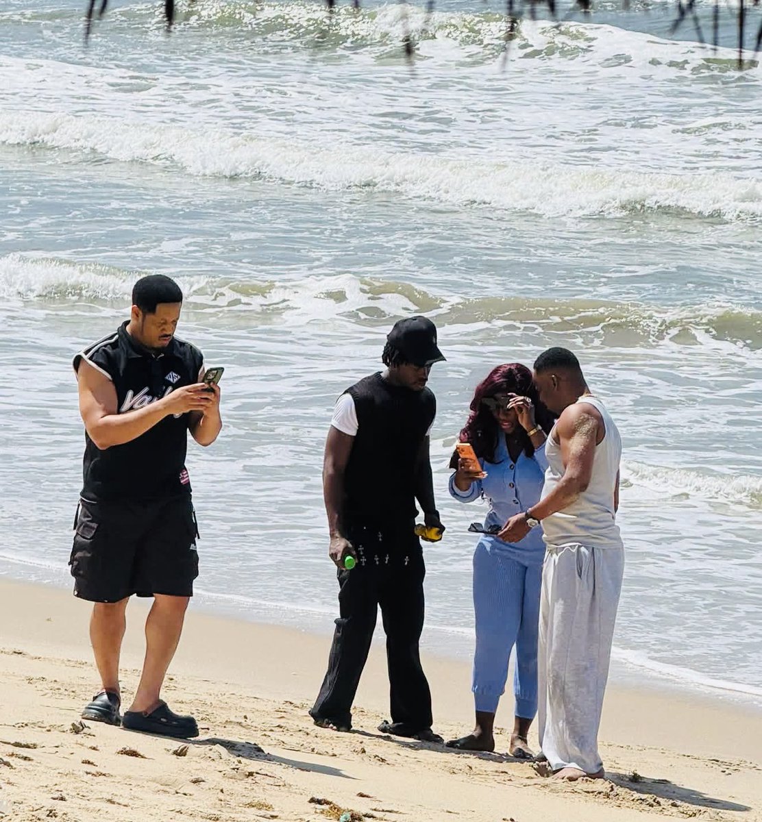 WestEndRadmn's tweet photo. 🇬🇭🇳🇬🔥 NOLLYWOOD TAKEOVER IN NZEMA!
Mike Ezuruonye, Zubby Michael & Destiny Etiko enjoying the beautiful view of Nzema Beach for Journey To Africa! 🌊🏖️
#JourneyToAfrica #NzemaBeach #WestEndTV #WestEndRadio #NollywoodInGhana #MikeEzuruonye #ZubbyMichael #DestinyEtiko #VisitGhan https://t.co/5mU6hz3u8y