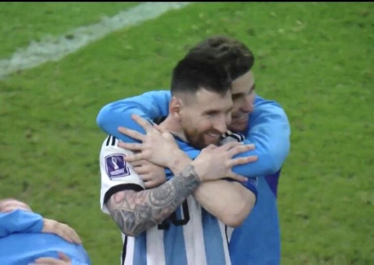 needonegoalfc's tweet photo. caught that acne and fanboy stray in 2022 😭 his strongest warrior https://t.co/n5RLSBgYIZ