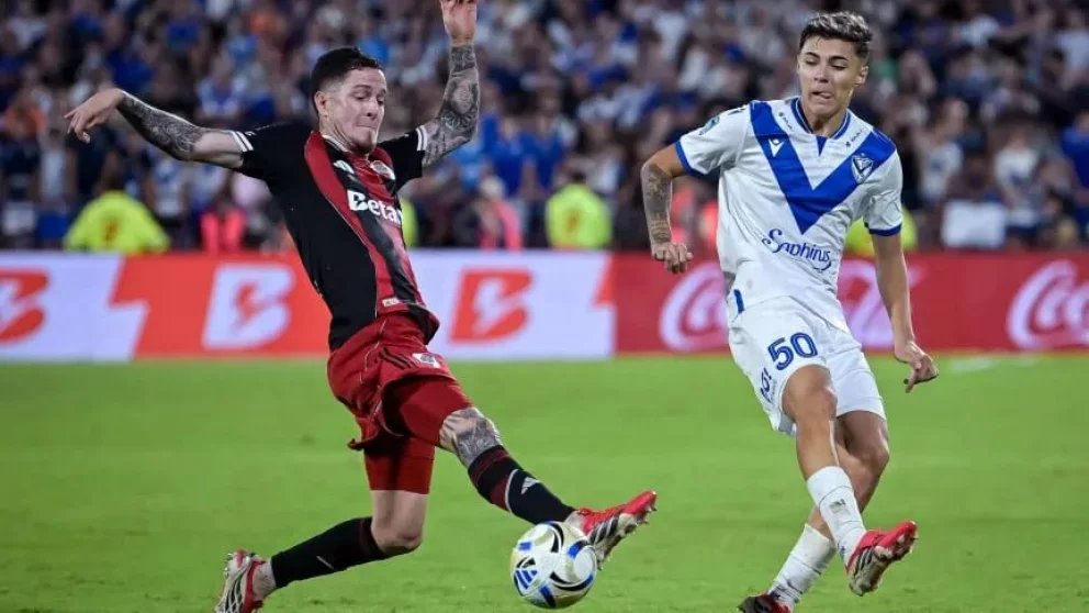 ELTOMO17's tweet photo. ¿Que rol debería ocupar cada jugador de River en el plantel actual? 🤔

Estrellas 🌟
Titulares 1️⃣1️⃣
Recambios 🪑
Borrados 🚫
Juveniles 💎👶

ABRO HILO 🧵 https://t.co/flnG6dGPW2