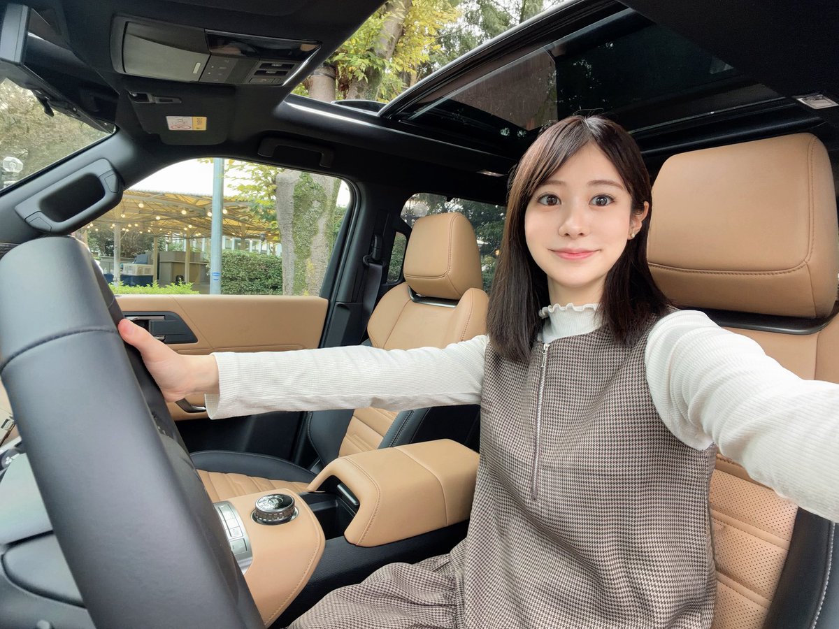 emily_n0418's tweet photo. おはようございます(o・v・)♪
7年ぶりに復活した新型��ジェロ🚗
こちらの発売は2026年12月17日で、私が乗車してるのは展示車両です!
#Cancamdrive #Cancam #pajero https://t.co/d8mLSbF2G2