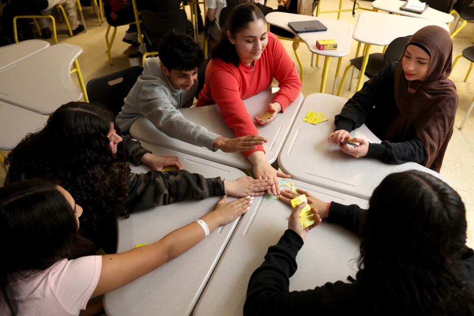 SDLBACK's tweet photo. Why Bilingual Education in High School is Hard to Find   https://t.co/db6yVJCvAD https://t.co/Jqr5ocn0MC
