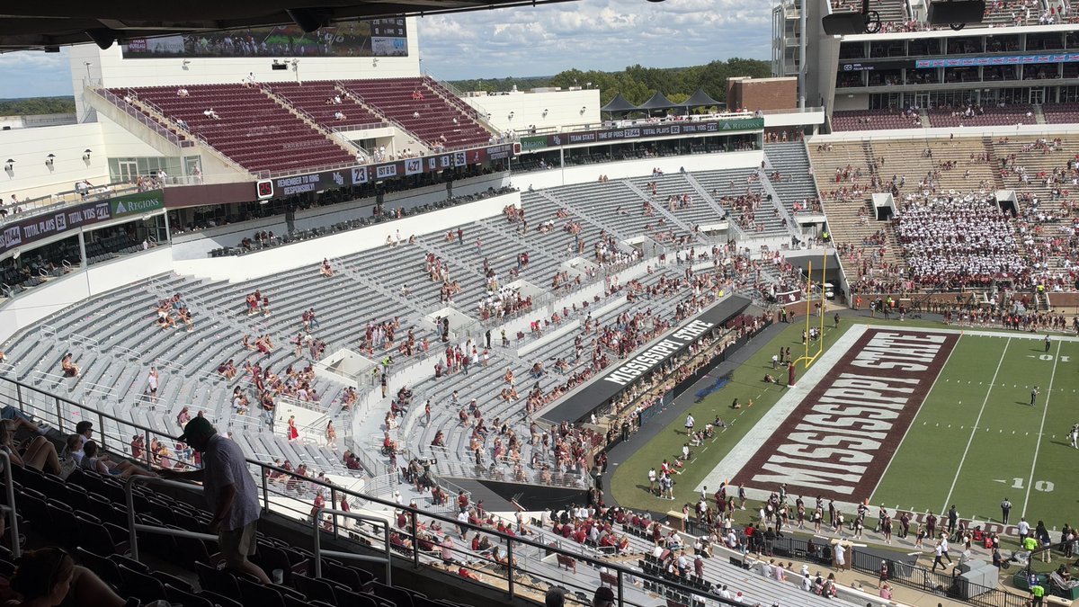 ByCasagrande's tweet photo. Plenty of available real estate in Mississippi State student section. https://t.co/TMQ5M3O2QV