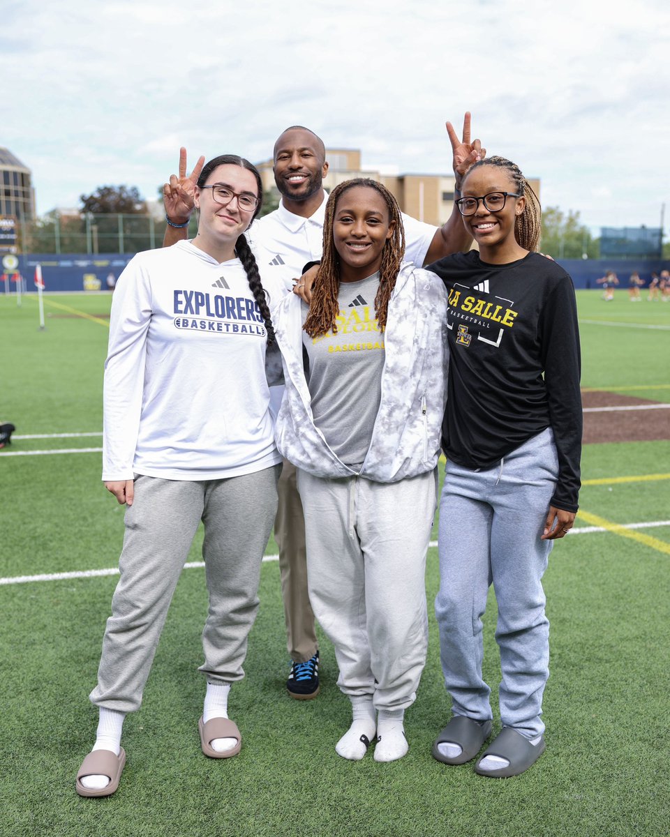 GoExplorers's tweet photo. Explorers supporting Explorers 👏

#GoExplorers🔭 https://t.co/OBwrUeU8Aq
