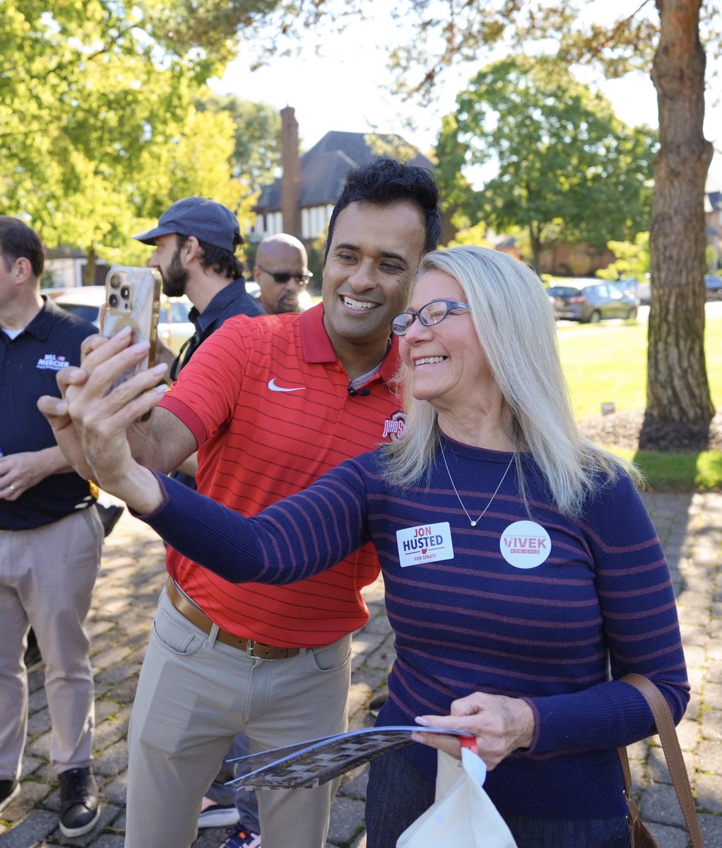 VivekGRamaswamy's tweet photo. Incredible Saturday morning kickoff with volunteers before another day of door-knocking in central Ohio. Headed from here to Vandalia. https://t.co/9Hmzmvrwkf