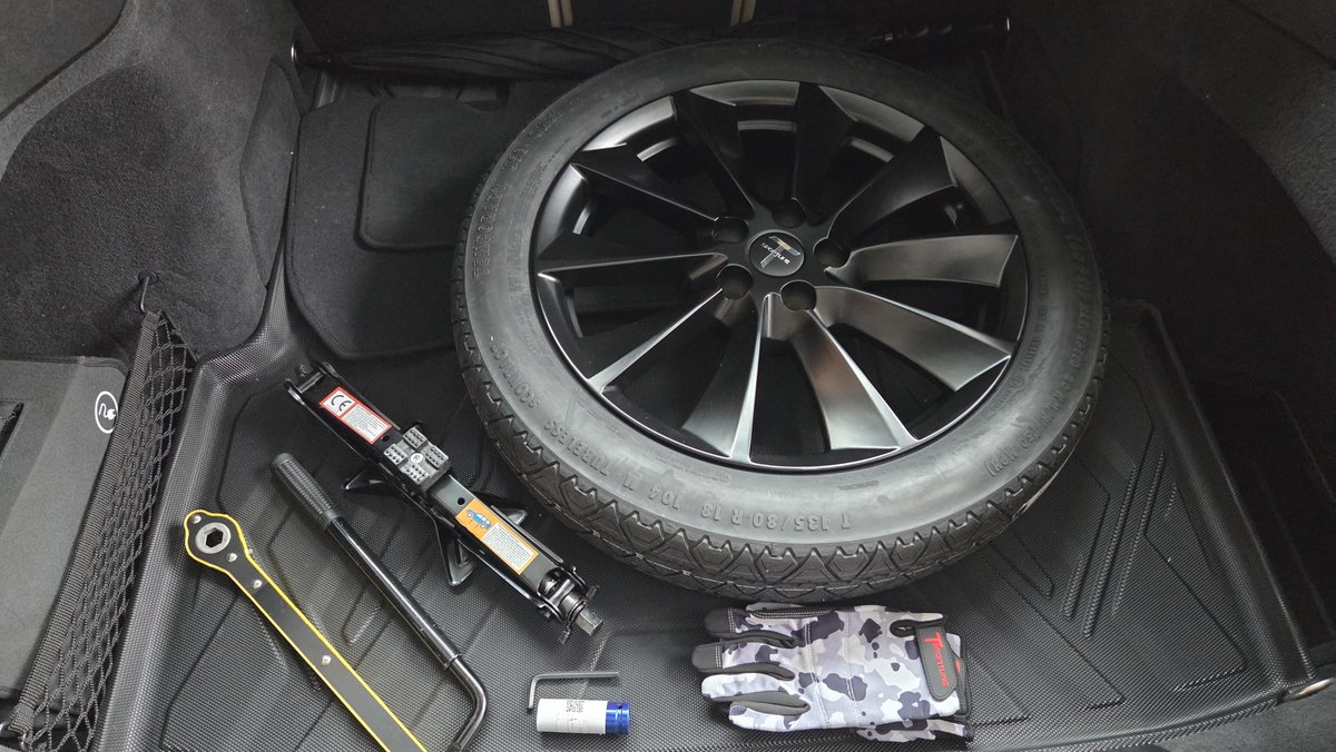 junktionfet's tweet photo. Bought a spare tire and tool set because I can't get jiggy with an "emergency repair kit". https://t.co/3rrfuqybxW