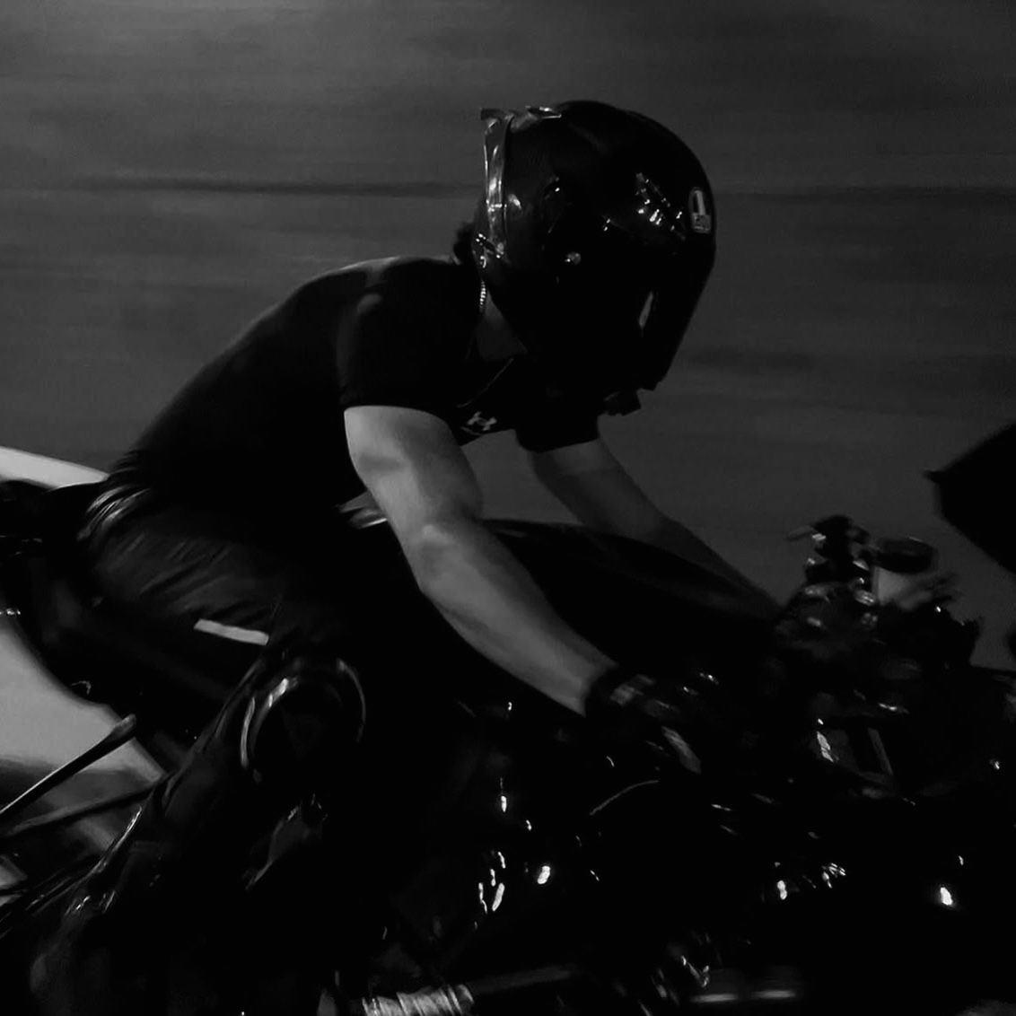t7tiii's tweet photo. احتاج biker يصير مهووس فيني والجسم اللي بالصور مطالب فيه ضروري https://t.co/96CTySymjY