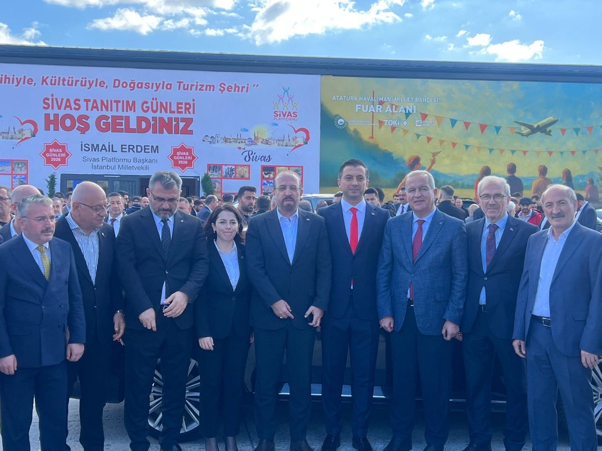 ismailerguness's tweet photo. Sivas Platformu ve İstanbul Sivas Konfederasyonu tarafından bu yıl Atatürk Havalimanı Millet Bahçesi’nde 17’nci kez düzenlenen Sivas Tanıtım Günleri programına katıldık.

Sivas’ın köklü tarihini, geleneksel el sanatlarını, yöresel lezzetlerini ve kültürel zenginliklerini İstanbul’a taşıyan bu kıymetli organizasyonda, Sivaslı hemşehrilerimizle bir araya gelmekten büyük memnuniyet duyduk.

Yiğidolar diyarı Sivas’ın; Hititlerden Selçuklulara, Osmanlı’dan Cumhuriyet’e uzanan medeniyet birikimini, istiklal mücadelemize yön veren Sivas Kongresi’nin ruhunu, Nuri Demirağ’ın azmini, Halil Rıfat Paşa’nın hizmet anlayışını ve Âşık Veysel’in gönüllere dokunan irfanını bu anlamlı buluşmada hep birlikte yaşadık.