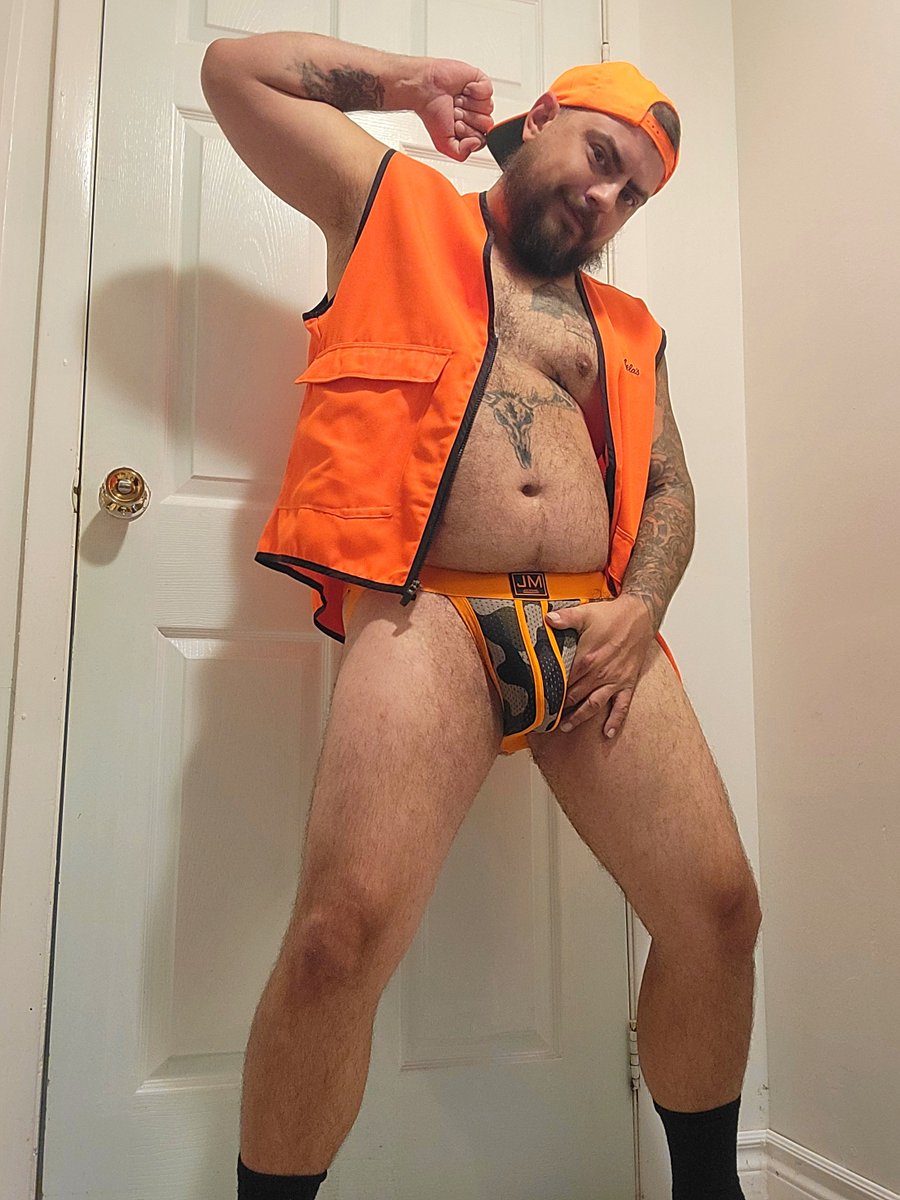 countrygooncple's tweet photo. Its #jocktober and im wound up and looking forward to deer hunting. π
#jockstrap #jock #redneck #fatcock #bigdick #ballweights #hardcock #brickedup #bigballs #horny #guyswithbeards #beardsandboner #hairymen #tattoomen #gaybear #hairyass #manass https://t.co/0M8ciN8K8b
