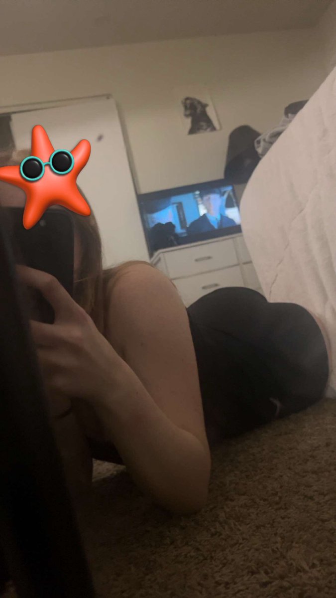 layymooree's tweet photo. whos uppp? #nsfwt https://t.co/W9bPuLVNkK