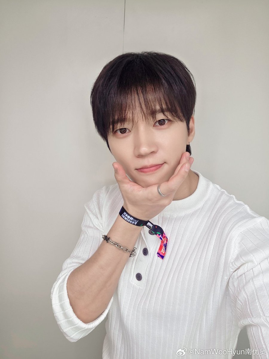 ifntinfo's tweet photo. [SNS] 261003 INFINITE Woohyun Official Weibo Update

"Thank you for being with me for such happy moments🫶"

#인피니트 #우현 #남우현 https://t.co/mIVviKkTuN https://t.co/SQBSMBiS5k