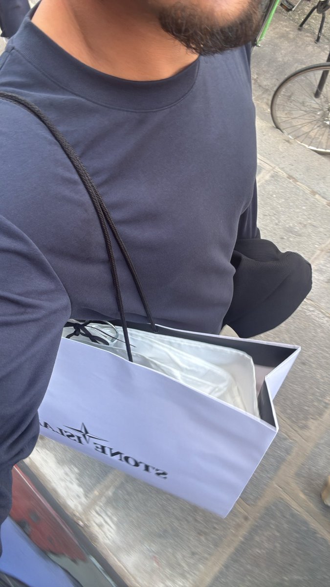 uuser_n's tweet photo. Weekend parisien https://t.co/Q7B5wPIgmG