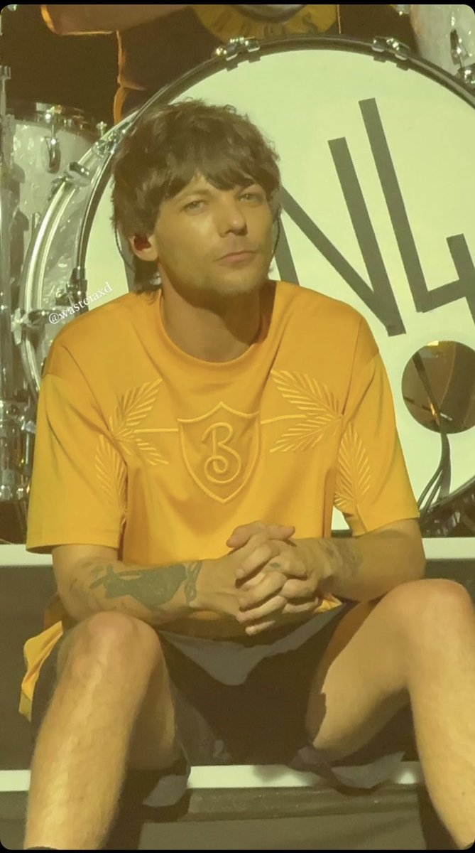 heat58459's tweet photo. And, let’s not forget that Louis wrote these important songs: “Saved by a Stranger,” “Two of Us” and “Only the Brave.” 💙🏳️🌈
#AlwaysOnYourSideLouis
#SavedByAStranger
#NoMoreStunts
(Sydney, Australia 2/2/24). Credit to live-streamer/owner. https://t.co/rolG4cg07F