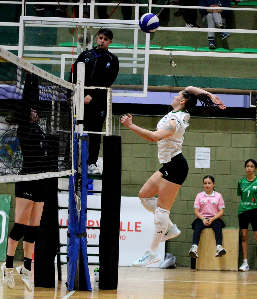 ferrocarriloest's tweet photo. #VoleyFemenino 🏐 Por la 8º Fecha del Campeonato Metropolitano de DHD de @metrovoley #Ferro perdió en el Multi II 3-2 (25-11, 21-25, 25-15, 24-26, 10-15) con #BancoProvincia
Oé 6° con 13 pts. (4G y 4P)
Próxima fecha (9º): Vie. 9/10 21 hs. vs. #UNLaM (V)
#VamosLasPibas! 💚🚂 https://t.co/9gfNv0lA33