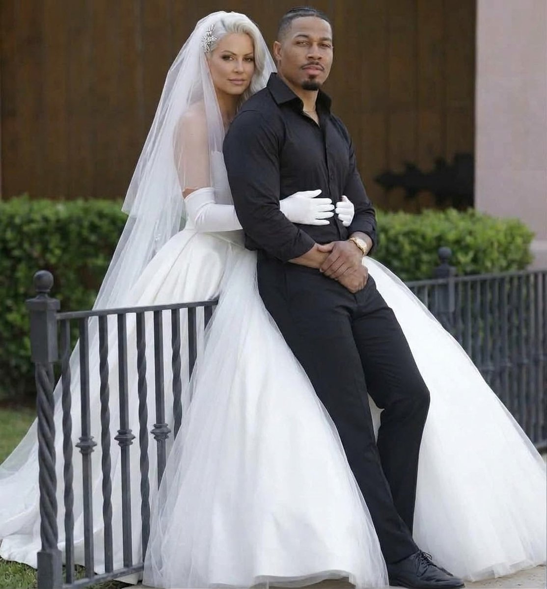 Sexy_Maryse_RP's tweet photo. Married to my sexy husband @DXNTMISS21 https://t.co/uAB1lh9ZCb
