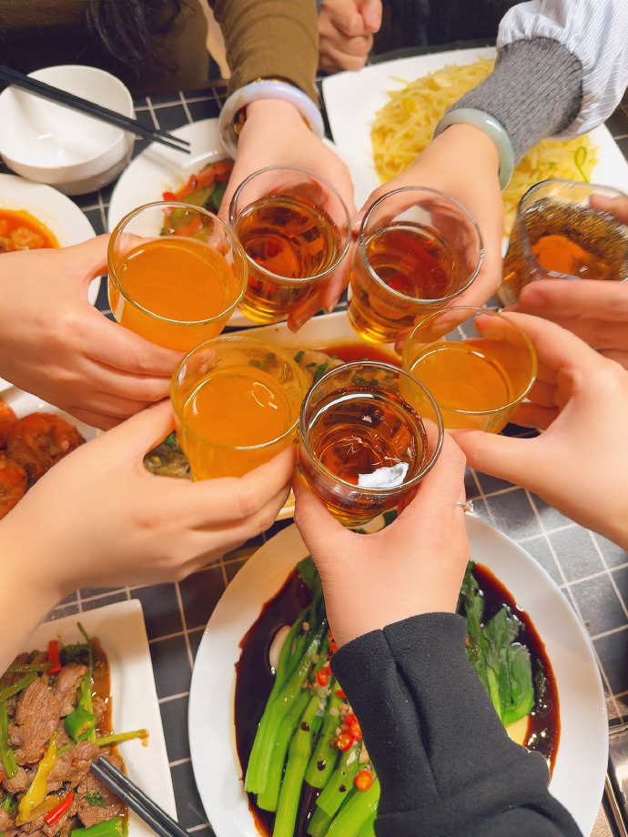 CathleenAmgdb's tweet photo. Noche de risas, anécdotas y abrazos con los mejores viejos amigos! Olvidamos el tiempo y las preocupaciones, solo importa estar juntos ， https://t.co/XF0H23A754