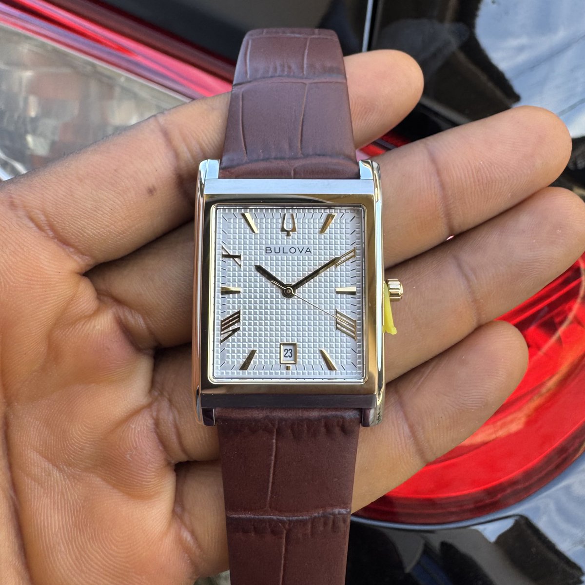 Khalligraph's tweet photo. Bulova Sutton Tank
Quartz Movement x Brown Leather 
White Dial x Gold Hour Marker
29mm

₦450,000 To Your Doorstep https://t.co/iLQqVrPct2