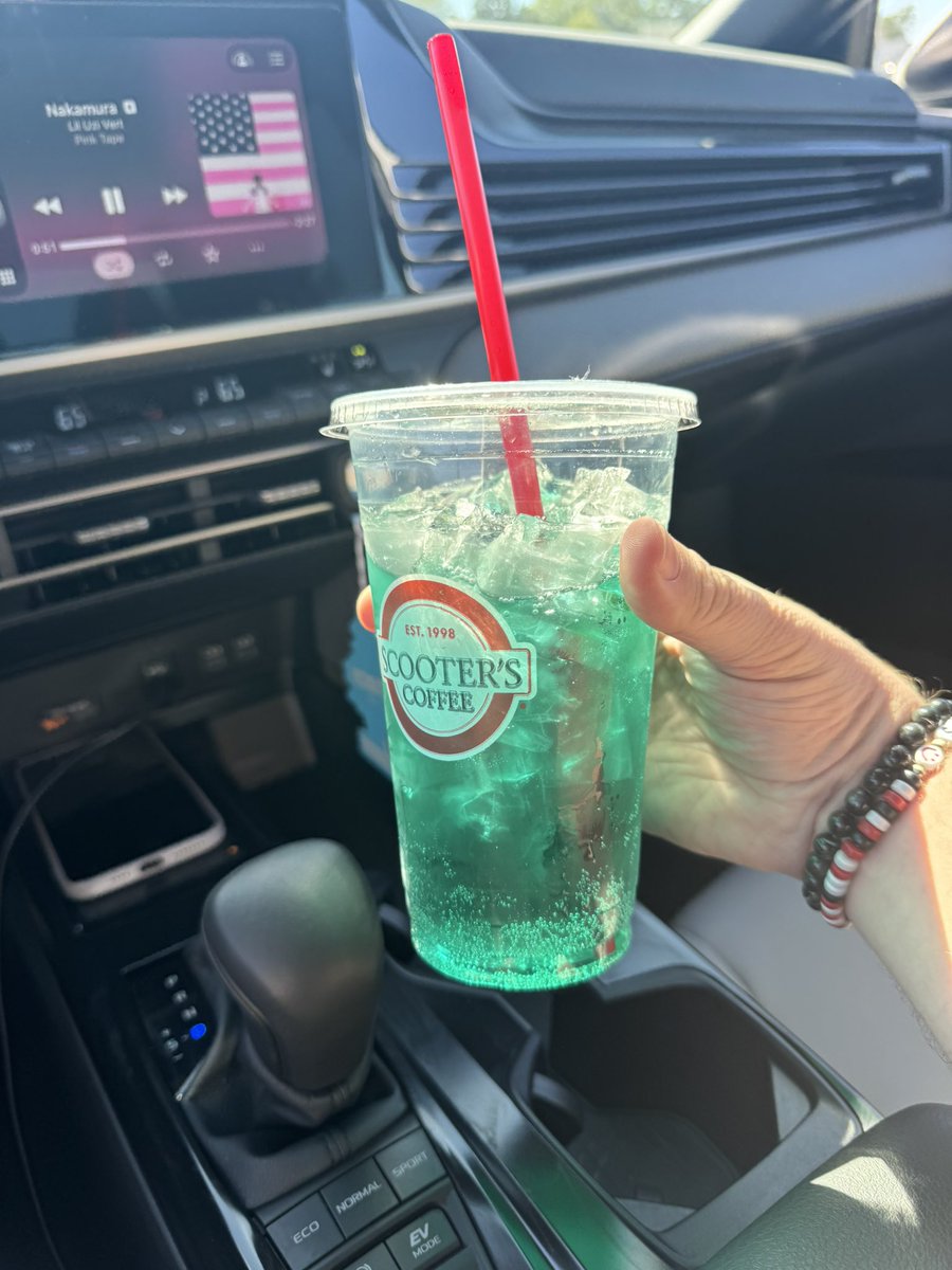 mhamel95's tweet photo. @scooterscoffee what is this? It’s not even full haven’t taken a sip. https://t.co/suODNFSO8q