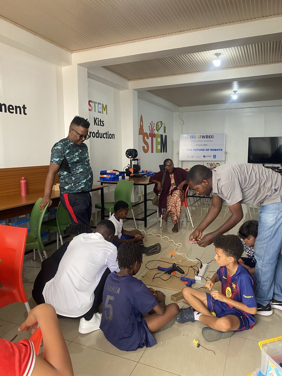 creativity_rw's tweet photo. What if children used technology not just for scrolling, but for CREATING? 💡

Today at Creativity Lab, young minds explored, built, experimented and learned by doing.

Because technology should inspire children to create, explore  and solve problems. 

#CreativityLab https://t.co/YSH8Q9YI26