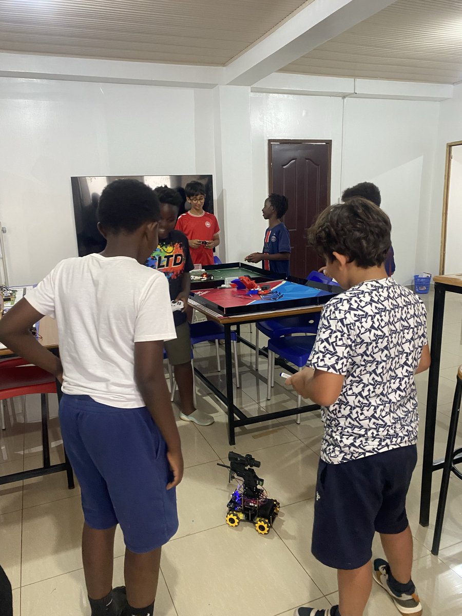 creativity_rw's tweet photo. What if children used technology not just for scrolling, but for CREATING? 💡

Today at Creativity Lab, young minds explored, built, experimented and learned by doing.

Because technology should inspire children to create, explore  and solve problems. 

#CreativityLab https://t.co/YSH8Q9YI26