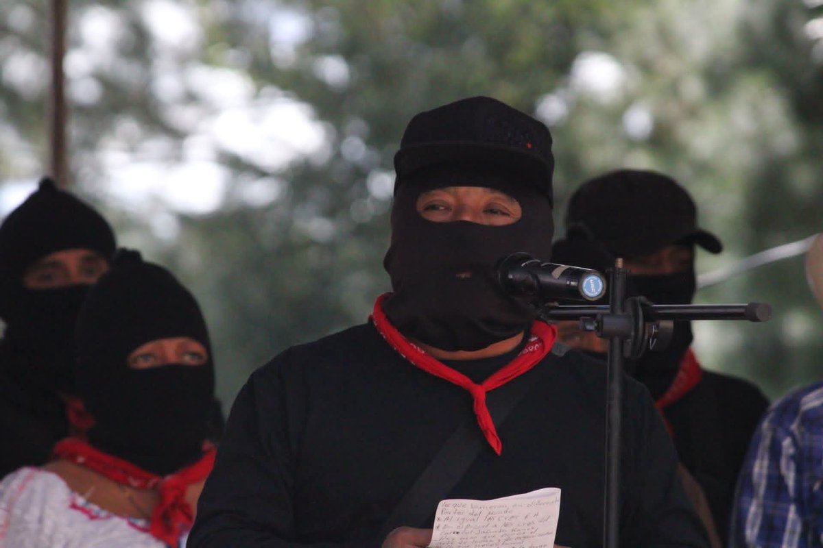 radiopozol's tweet photo. Más de 1500 #zapatistas viajarán a la #CDMX en diciembre próximo para encontrarse con familias buscadoras de personas desaparecidas en México. 

Palabras del Subcomandante Insurgente Moisés en la reunión del 3 de octubre del 2026... 

https://t.co/BLRzVxYGLH https://t.co/z2TkEOJquo