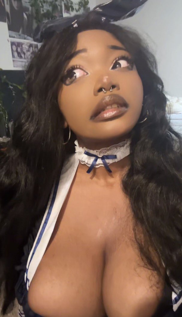 queefl0rd_'s tweet photo. Ebony BUNNY🥕🐰🖤 https://t.co/S8R3b8oiKQ