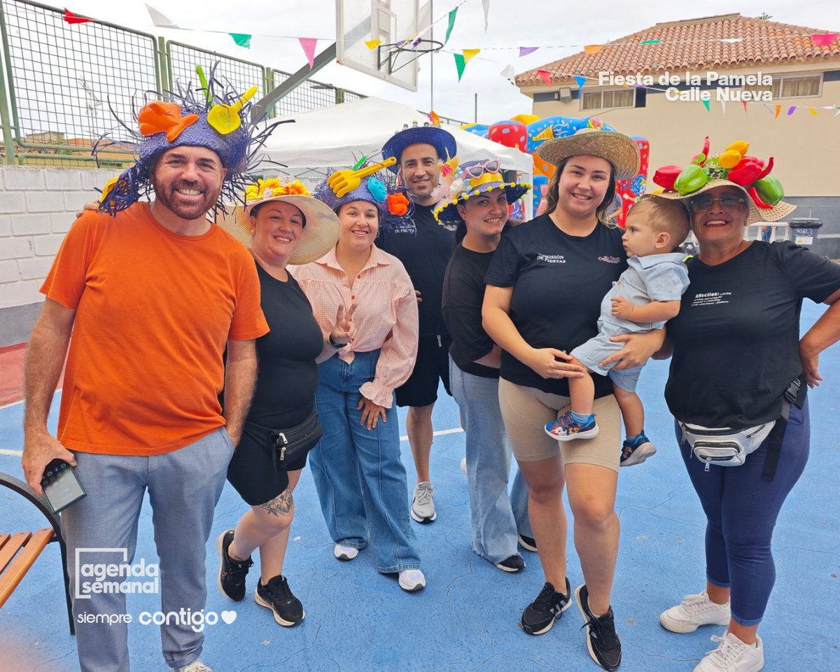 psoeportuense's tweet photo. 👒 Tradición, convivencia y ambiente festivo en la calle Nueva 🌹

Continuamos compartiendo momentos con nuestros vecinos y vecinas participando en la tradicional Fiesta de la Pamela, un animado evento organizado con gran dedicación por la comisión de fiestas que llena nuestro barrio de alegría y participación ciudadana.

Una magnífica oportunidad para disfrutar y arropar el trabajo que realizan los colectivos de nuestra ciudad.

Nos representaron en esta cita Marco González (@marcosinese) y Rebeca Toste (@rebecatoste).

X: @psoeportuense
Instagram: @psoe_puertodelacruz
Facebook: @psoepuertodelacruz

Nuestro compromiso es #SiempreContigo.

#SiemprePuertodelaCruz #SiempreLeales #PuertodelaCruz #PsoePuertodelacruz